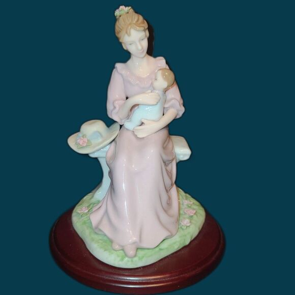 2003 Moments And Memories Mother And Child Garden Figurine Wood Base Avon - Picture 5 of 8